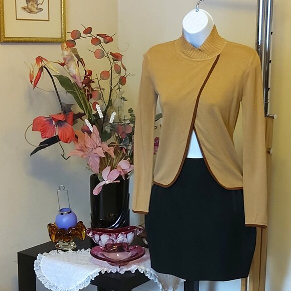 NWT Women’s Lightweight Mock Neck Long Sleeve Yellow Knit Cardigan Sweater XS S - Picture 3 of 7